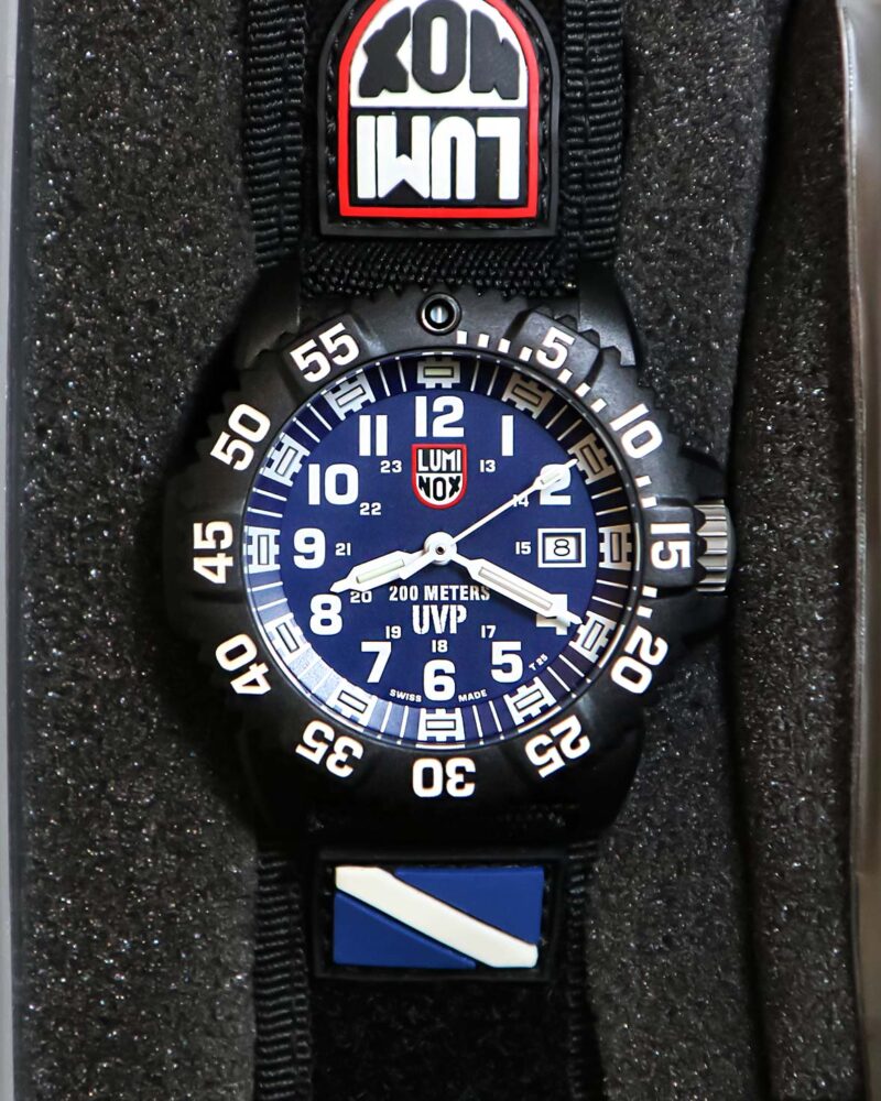 LUMINOX UVP 3954 200M 純正BOX付 稼働 Luminox UVP Blue Scott Cassell Box set - KeepTheTime Watches