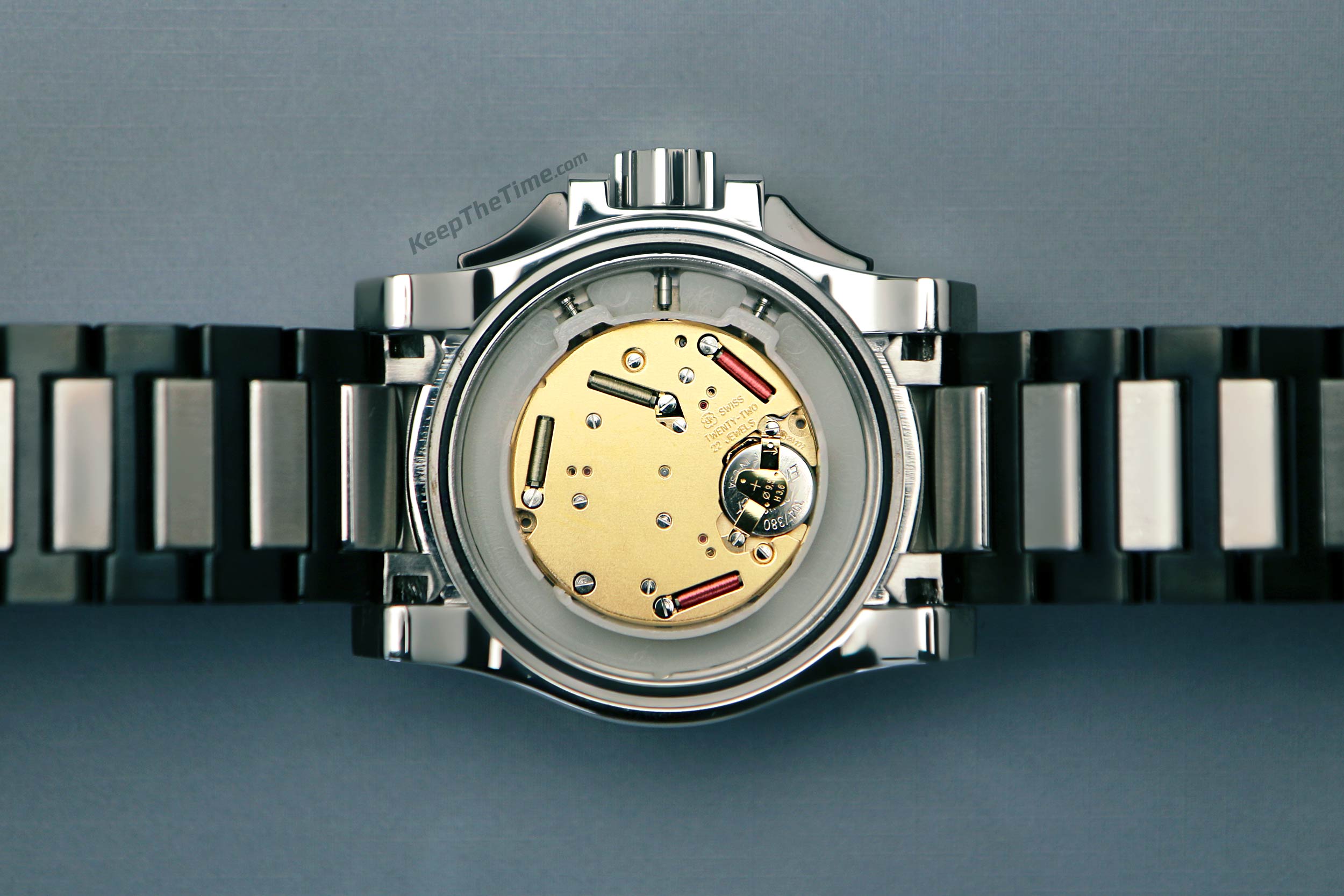 Invicta Reserve Excursion 5677 (ETA 251.272 Inside)
